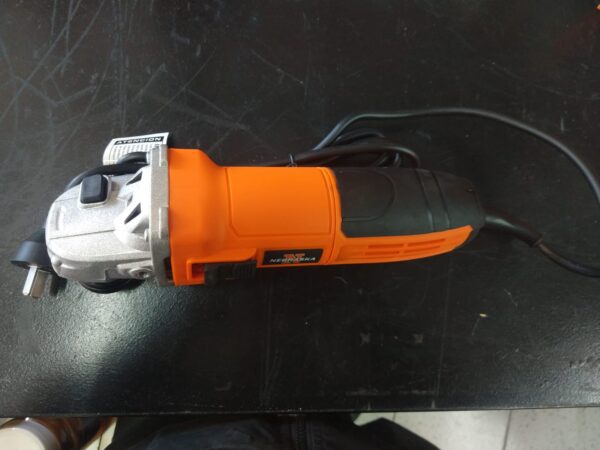 AMOLADORA NEBRASKA 115 700W NEMEA06115 - Imagen 3